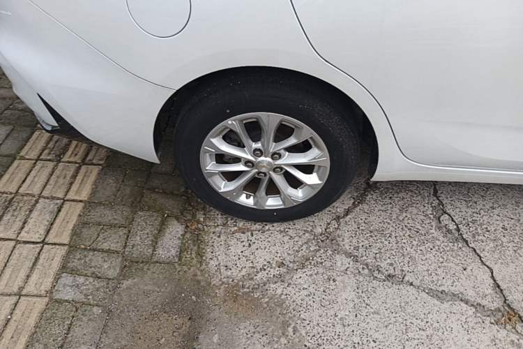 Used Chevrolet Monza 2024 1.5L Dual-Clutch Enjoyment Edition Right Rear Wheel Hub