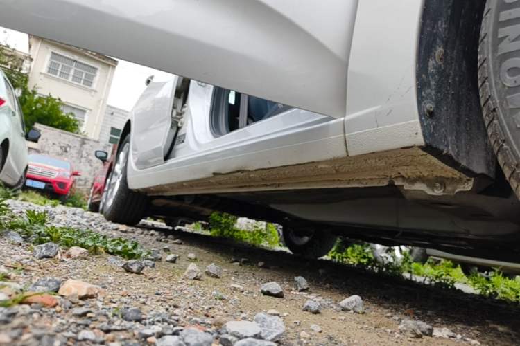 Used Chevrolet Monza 2024 1.5L Dual-Clutch Enjoyment Edition Right Side Sill