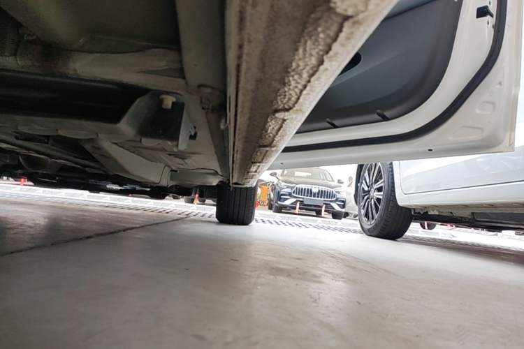 Used Chevrolet Monza 2024 1.5L Dual-Clutch Enjoyment Edition Right Side Sill