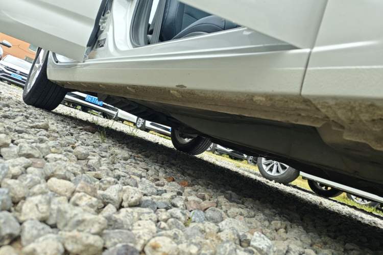 Used Chevrolet Monza 2024 1.5L Dual-Clutch Enjoyment Edition Right Side Sill