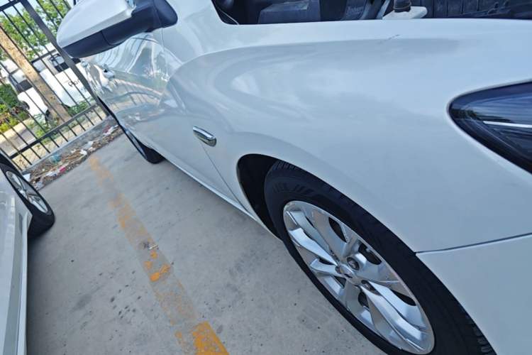 Used Chevrolet Monza 2024 1.5L Dual-Clutch Enjoyment Edition Right Side Sill