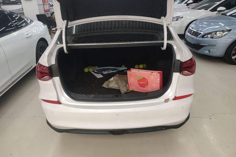 Used Chevrolet Monza 2024 1.5L Dual-Clutch Enjoyment Edition Trunk