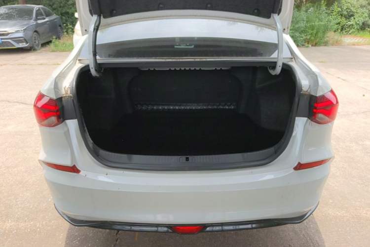 Used Chevrolet Monza 2024 1.5L Dual-Clutch Enjoyment Edition Trunk