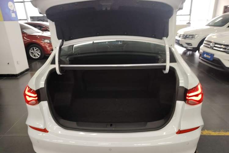 Used Chevrolet Monza 2024 1.5L Dual-Clutch Enjoyment Edition Trunk