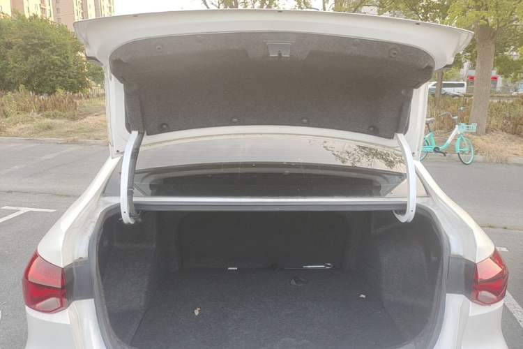 Used Chevrolet Monza 2024 1.5L Dual-Clutch Enjoyment Edition Trunk