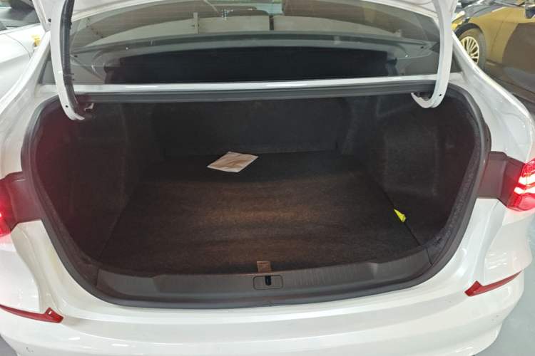 Used Chevrolet Monza 2024 1.5L Dual-Clutch Enjoyment Edition Trunk