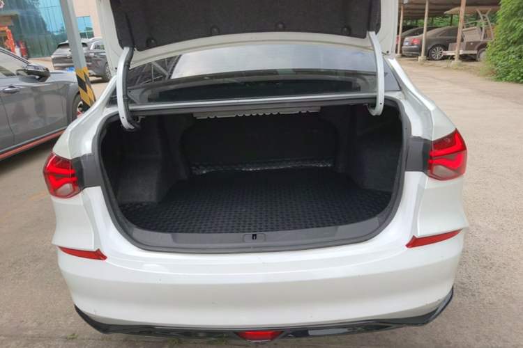Used Chevrolet Monza 2024 1.5L Dual-Clutch Enjoyment Edition Trunk