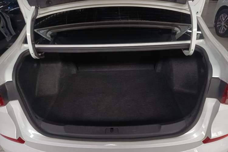 Used Chevrolet Monza 2024 1.5L Dual-Clutch Enjoyment Edition Trunk
