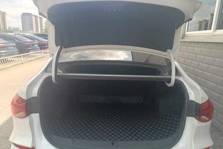 Used Chevrolet Monza 2024 1.5L Dual-Clutch Enjoyment Edition Trunk