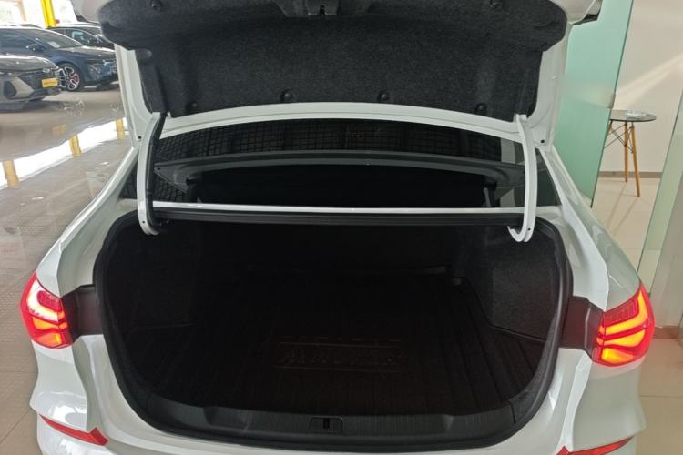 Used Chevrolet Monza 2024 1.5L Dual-Clutch Enjoyment Edition Trunk