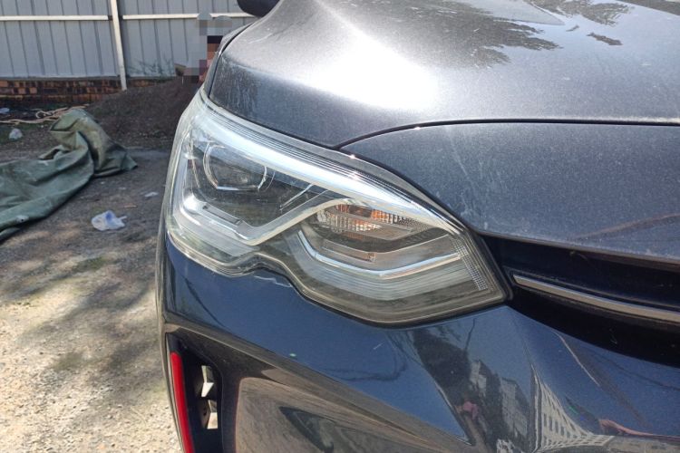 Used Chevrolet Orlando 2020 Light Hybrid Redline 530T Automatic Enjoyment Edition (5+2 Models) Right Front Headlight