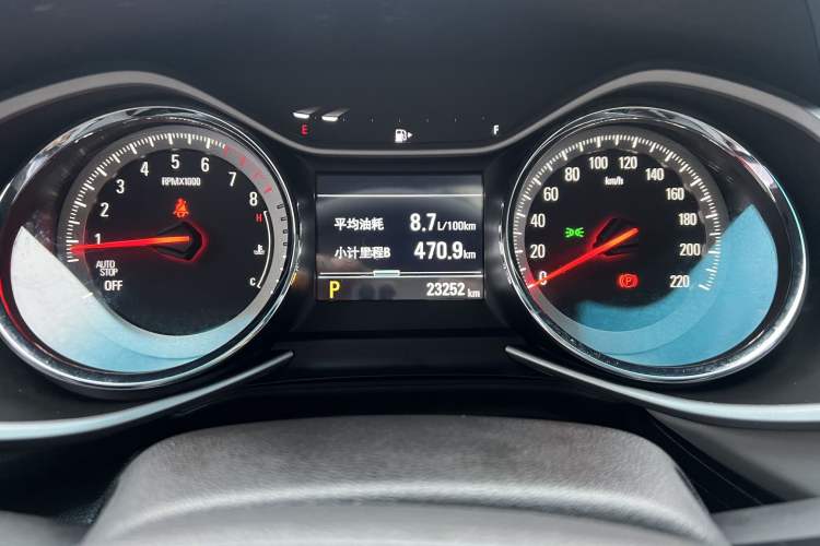 Used Chevrolet Orlando 2019 530T Automatic Luxury Edition (5+2 Seater) – China VI Standard Odometer Close Up