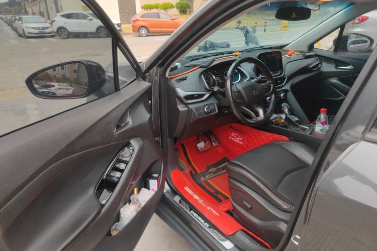 Used Chevrolet Orlando 2018 Redline 530T Automatic Zhaoxiang Edition (5+2 Seating) – China V Standard Driver Seat