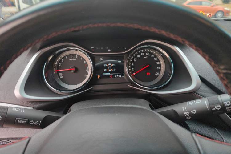 Used Chevrolet Orlando 2018 Redline 530T Automatic Zhaoxiang Edition (5+2 Seating) – China V Standard Instrument Cluster