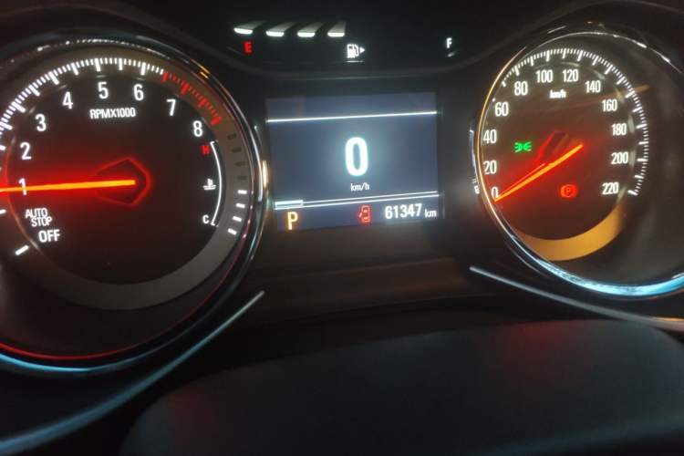 Used Chevrolet Orlando 2018 Redline 530T Automatic Enjoyment Edition (5+2 Model) – China V Standard Odometer Close Up