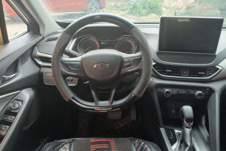 Used Chevrolet Orlando 2018 530T Automatic Luxury Edition (5+2 Model) China V Standard Steering Wheel