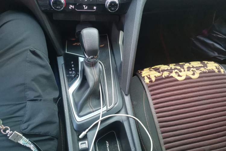 Used Chevrolet Orlando 2018 530T Automatic Luxury Edition (5+2 Model) China V Standard Gear Lever