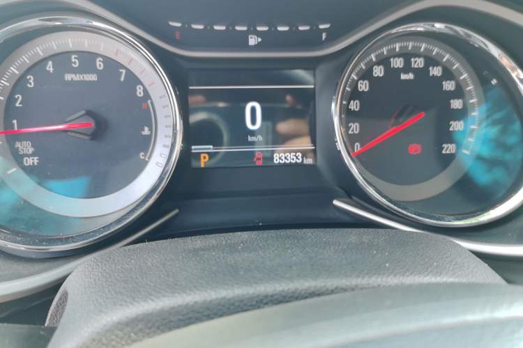 Used Chevrolet Orlando 2018 530T Automatic Luxury Edition (5+2 Model) China V Standard Odometer Close Up