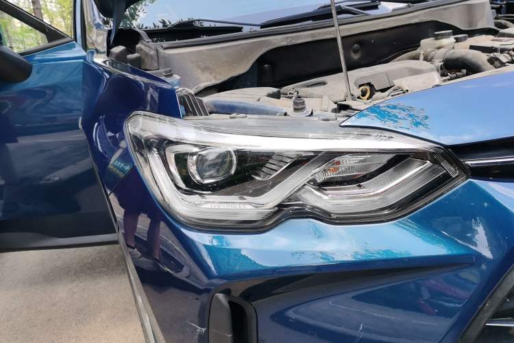 Used Chevrolet Orlando 2018 530T Automatic Luxury Edition (5+2 Model) China V Standard Right Front Headlight