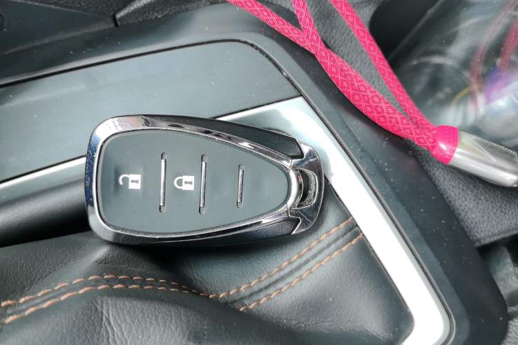 Used Chevrolet Orlando 2018 530T Automatic Luxury Edition (5+2 Model) China V Standard Vehicle Key