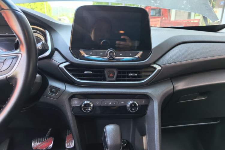 Used Chevrolet Orlando 2018 Redline 530T Automatic Enjoyment Edition (5+2 Model) – China V Standard Audio And AC Panel