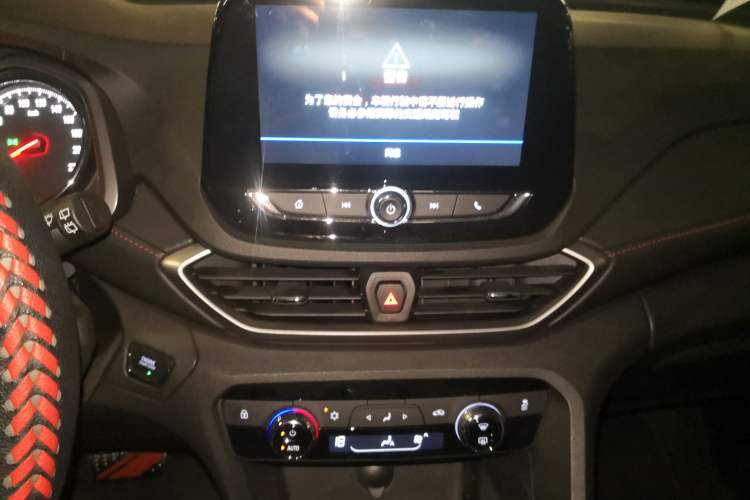 Used Chevrolet Orlando 2018 Redline 530T Automatic Enjoyment Edition (5+2 Model) – China V Standard Audio And AC Panel