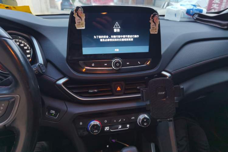 Used Chevrolet Orlando 2018 Redline 530T Automatic Enjoyment Edition (5+2 Model) – China V Standard Audio And AC Panel
