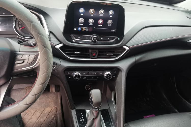 Used Chevrolet Orlando 2018 Redline 530T Automatic Zhaoxiang Edition (5+2 Seating) – China V Standard Audio And AC Panel