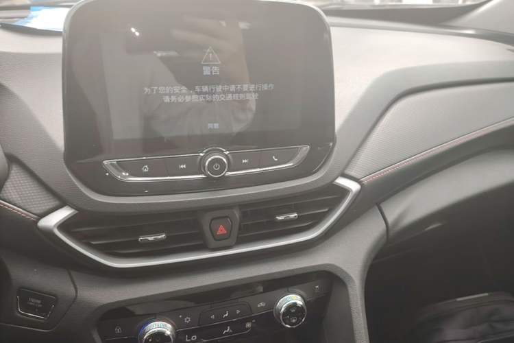 Used Chevrolet Orlando 2018 Redline 530T Automatic Enjoyment Edition (5+2 Model) – China V Standard Audio And AC Panel