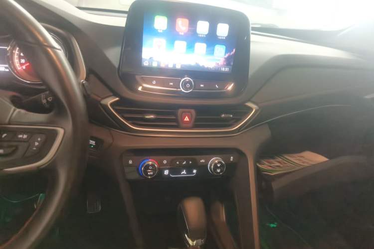 Used Chevrolet Orlando 2018 Redline 530T Automatic Enjoyment Edition (5+2 Model) – China V Standard Audio And AC Panel
