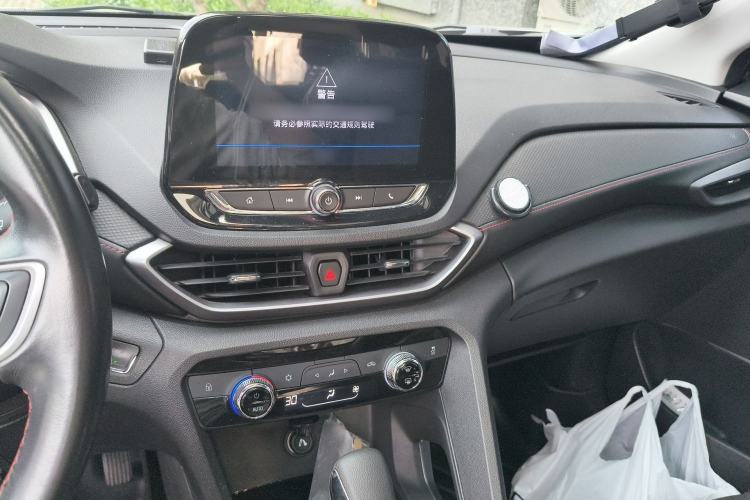 Used Chevrolet Orlando 2018 Redline 530T Automatic Enjoyment Edition (5+2 Model) – China V Standard Audio And AC Panel