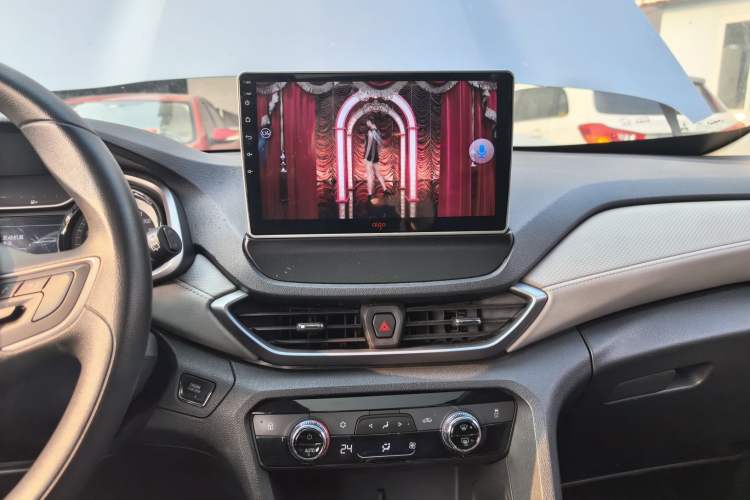 Used Chevrolet Orlando 2018 530T Automatic Luxury Edition (5+2 Model) China V Standard Audio And AC Panel