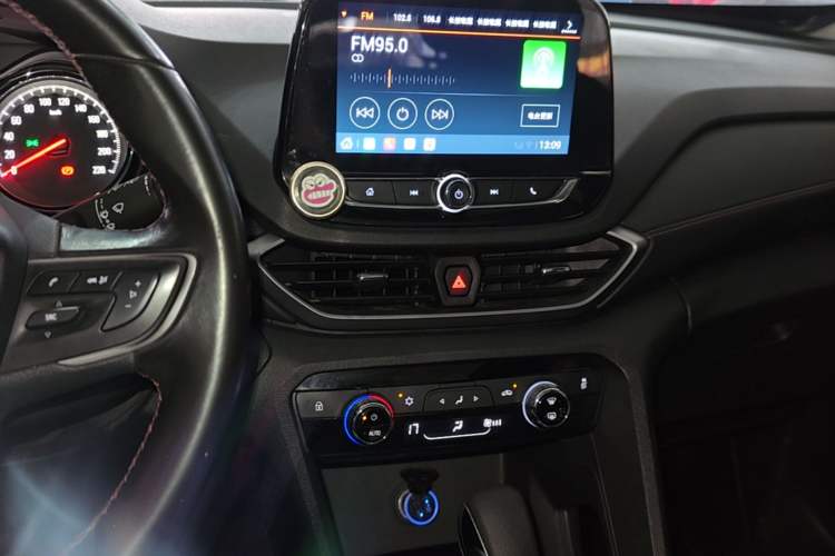Used Chevrolet Orlando 2018 Redline 530T Automatic Enjoyment Edition (5+2 Model) – China V Standard Audio And AC Panel