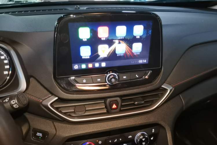 Used Chevrolet Orlando 2018 Redline 530T Automatic Zhaoxiang Edition (5+2 Seating) – China V Standard Audio And AC Panel