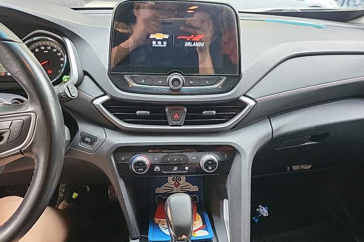 Used Chevrolet Orlando 2018 Redline 530T Automatic Enjoyment Edition (5+2 Model) – China V Standard Audio And AC Panel