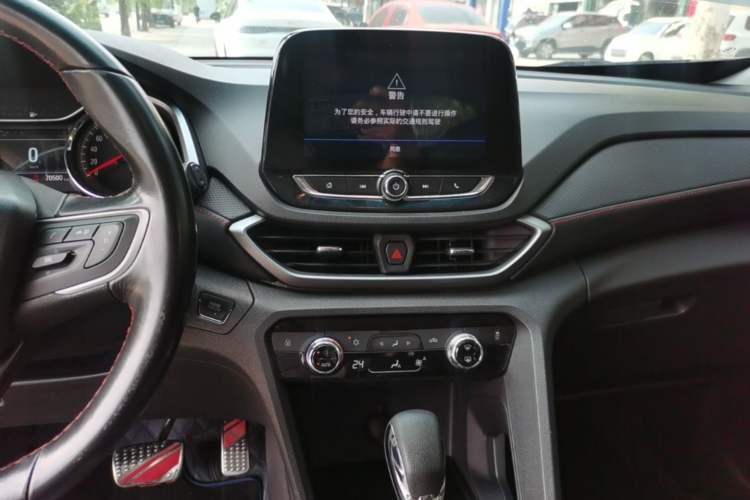 Used Chevrolet Orlando 2018 Redline 530T Automatic Enjoyment Edition (5+2 Model) – China V Standard Audio And AC Panel