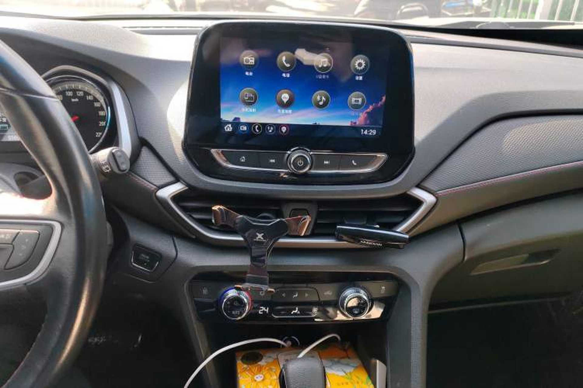 Used Chevrolet Orlando 2018 Redline 530T Automatic Enjoyment Edition (5+2 Model) – China V Standard Audio And AC Panel