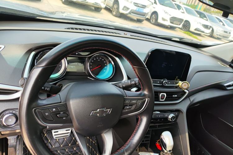 Used Chevrolet Orlando 2018 Redline 530T Automatic Enjoyment Edition (5+2 Model) – China V Standard Center Console