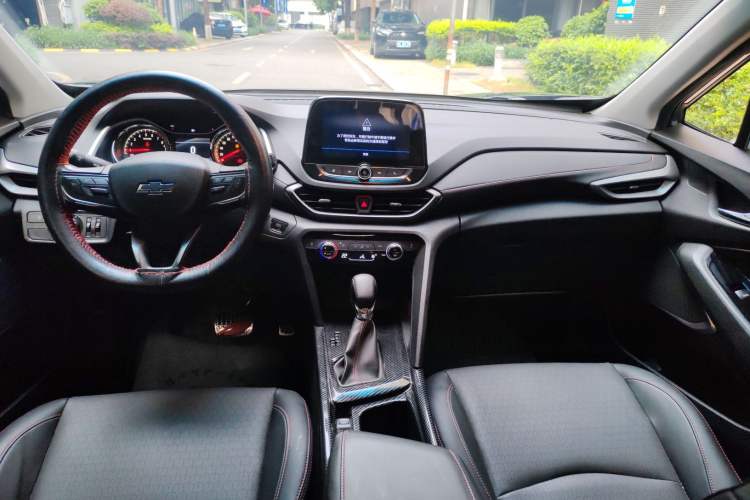 Used Chevrolet Orlando 2018 Redline 530T Automatic Enjoyment Edition (5+2 Model) – China V Standard Center Console