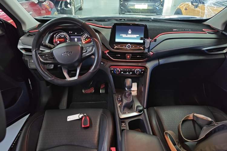 Used Chevrolet Orlando 2018 Redline 530T Automatic Zhaoxiang Edition (5+2 Seating) – China V Standard Center Console