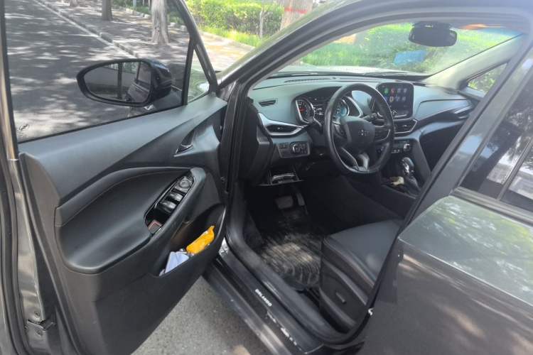 Used Chevrolet Orlando 2018 Redline 530T Automatic Zhaoxiang Edition (5+2 Seating) – China V Standard Driver Seat