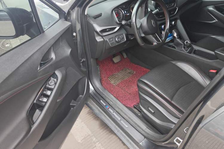 Used Chevrolet Orlando 2018 Redline 530T Automatic Zhaoxiang Edition (5+2 Seating) – China V Standard Driver Seat