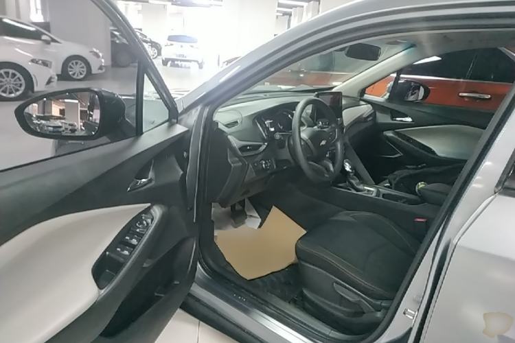 Used Chevrolet Orlando 2018 530T Automatic Luxury Edition (5+2 Model) China V Standard Driver Seat