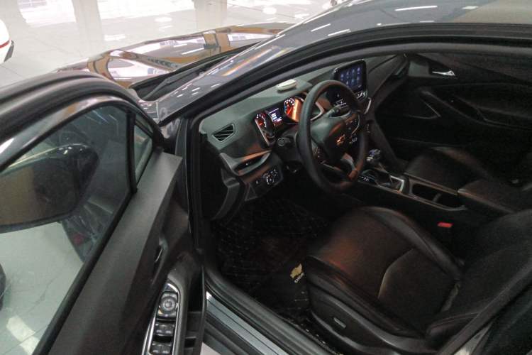 Used Chevrolet Orlando 2018 Redline 530T Automatic Enjoyment Edition (5+2 Model) – China V Standard Driver Seat