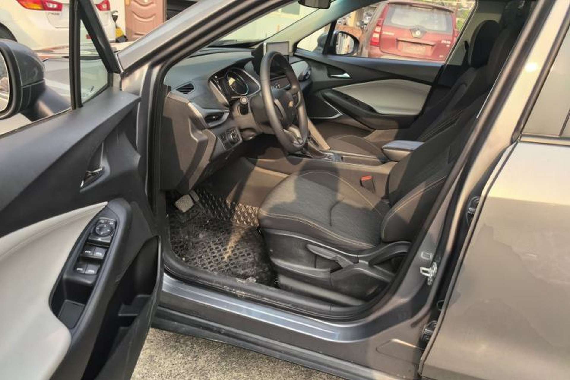 Used Chevrolet Orlando 2018 530T Automatic Luxury Edition (5+2 Model) China V Standard Driver Seat