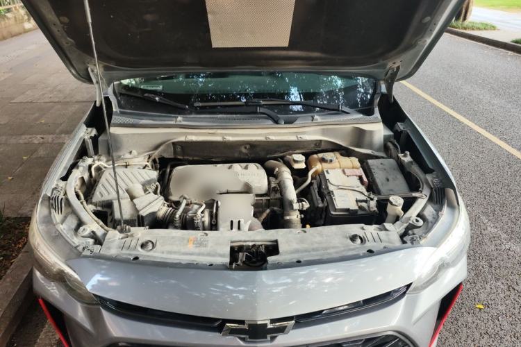 Used Chevrolet Orlando 2018 Redline 530T Automatic Enjoyment Edition (5+2 Model) – China V Standard Engine Bay
