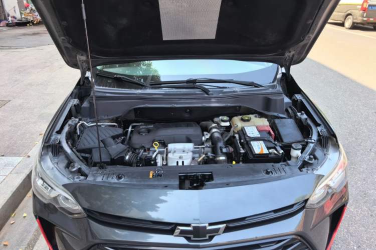 Used Chevrolet Orlando 2018 Redline 530T Automatic Enjoyment Edition (5+2 Model) – China V Standard Engine Bay