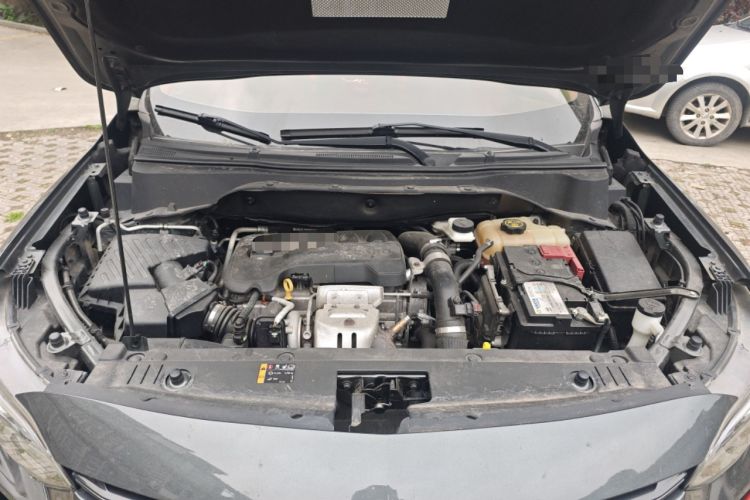 Used Chevrolet Orlando 2018 Redline 530T Automatic Enjoyment Edition (5+2 Model) – China V Standard Engine Bay