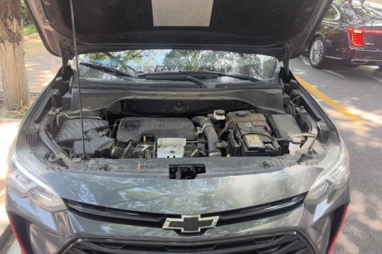 Used Chevrolet Orlando 2018 Redline 530T Automatic Zhaoxiang Edition (5+2 Seating) – China V Standard Engine Bay