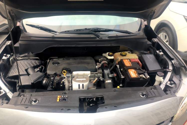 Used Chevrolet Orlando 2018 Redline 530T Automatic Enjoyment Edition (5+2 Model) – China V Standard Engine Bay